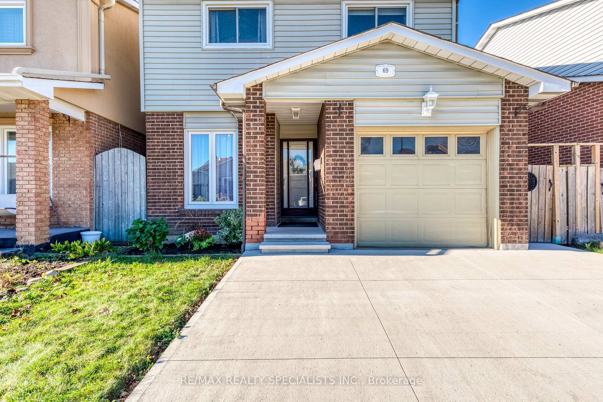 Photo 5 of 69 Winterfold Drive, Brampton, Madoc — HOMEH