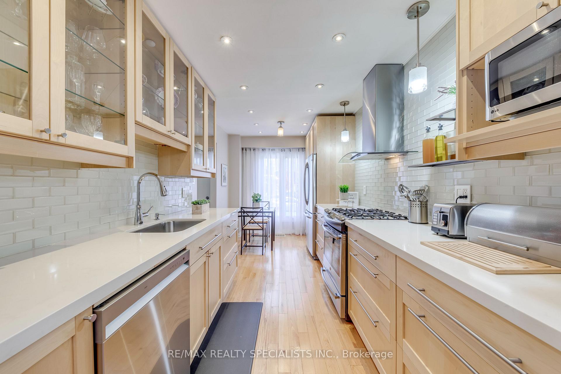 Photo 7 of 69 Winterfold Drive, Brampton, Madoc — HOMEH