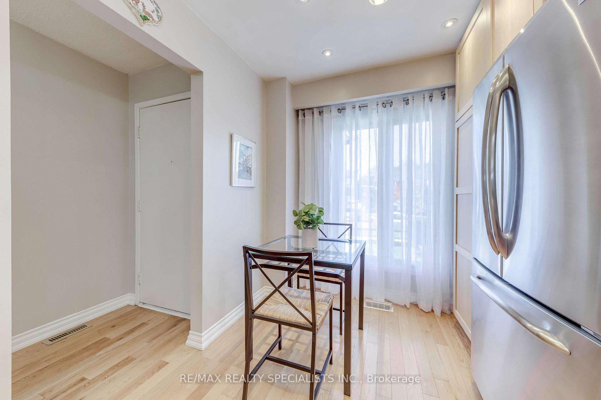 Photo 13 of 69 Winterfold Drive, Brampton, Madoc — HOMEH