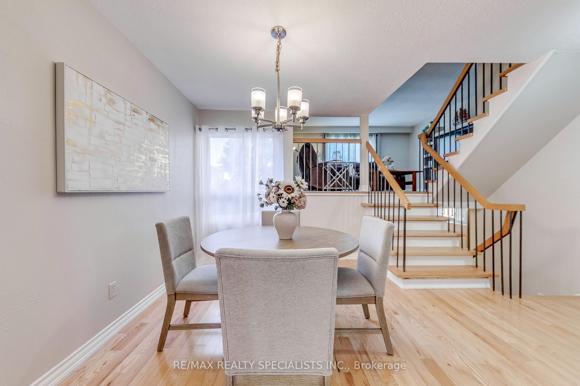 Photo 16 of 69 Winterfold Drive, Brampton, Madoc — HOMEH