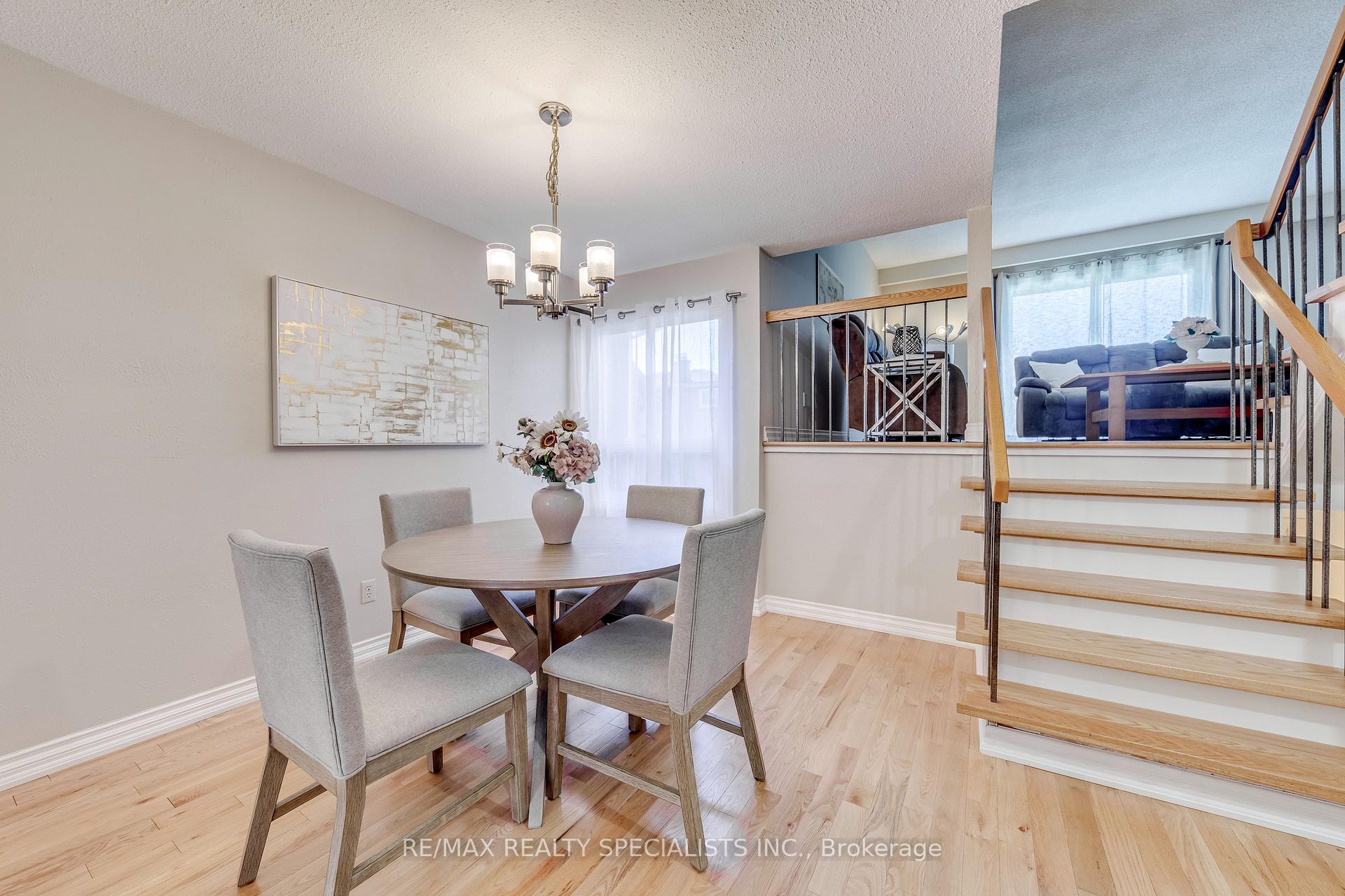 Photo 17 of 69 Winterfold Drive, Brampton, Madoc — HOMEH