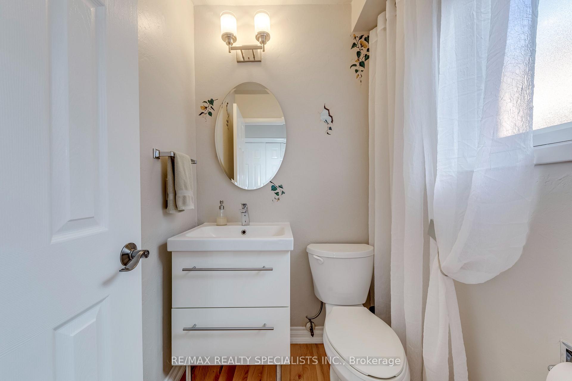 Photo 18 of 69 Winterfold Drive, Brampton, Madoc — HOMEH