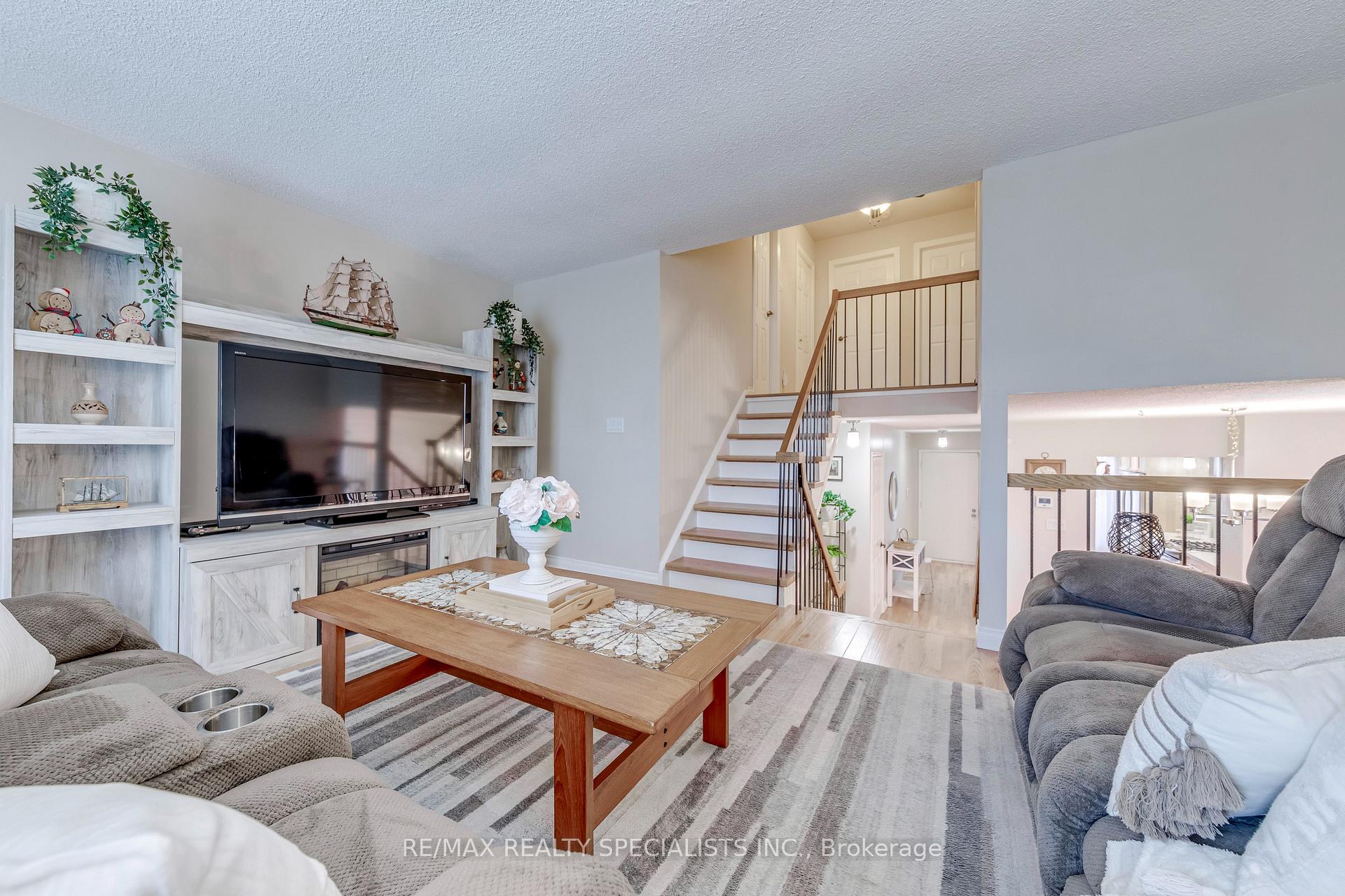 Photo 25 of 69 Winterfold Drive, Brampton, Madoc — HOMEH