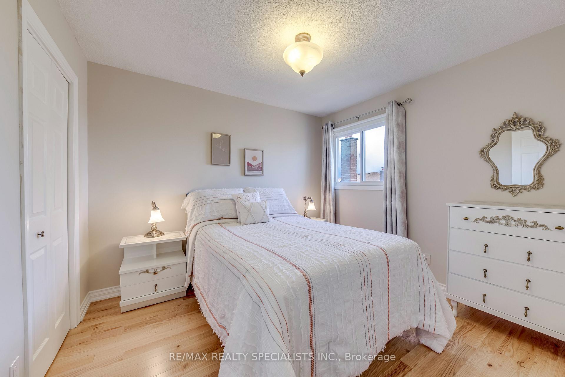 Photo 30 of 69 Winterfold Drive, Brampton, Madoc — HOMEH