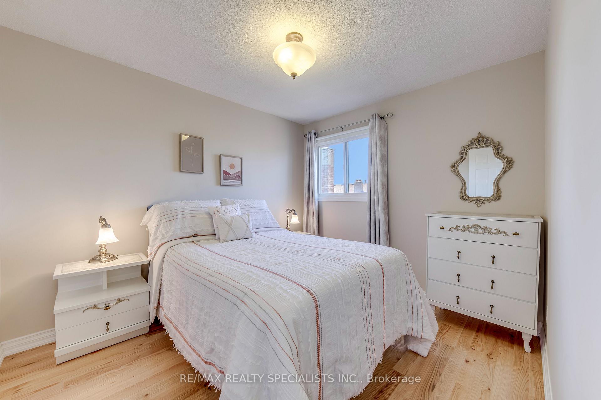 Photo 31 of 69 Winterfold Drive, Brampton, Madoc — HOMEH