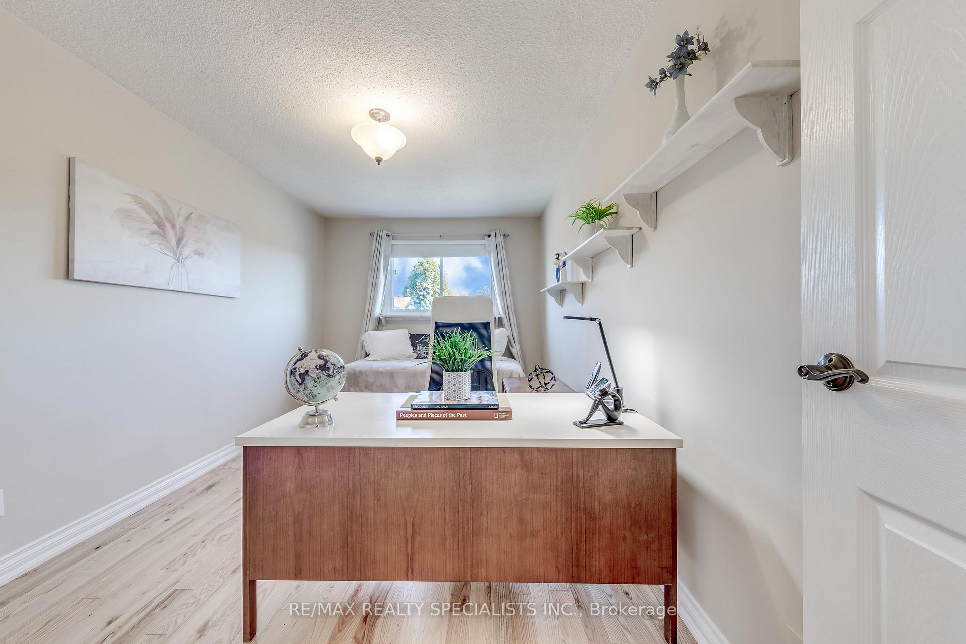 Photo 33 of 69 Winterfold Drive, Brampton, Madoc — HOMEH