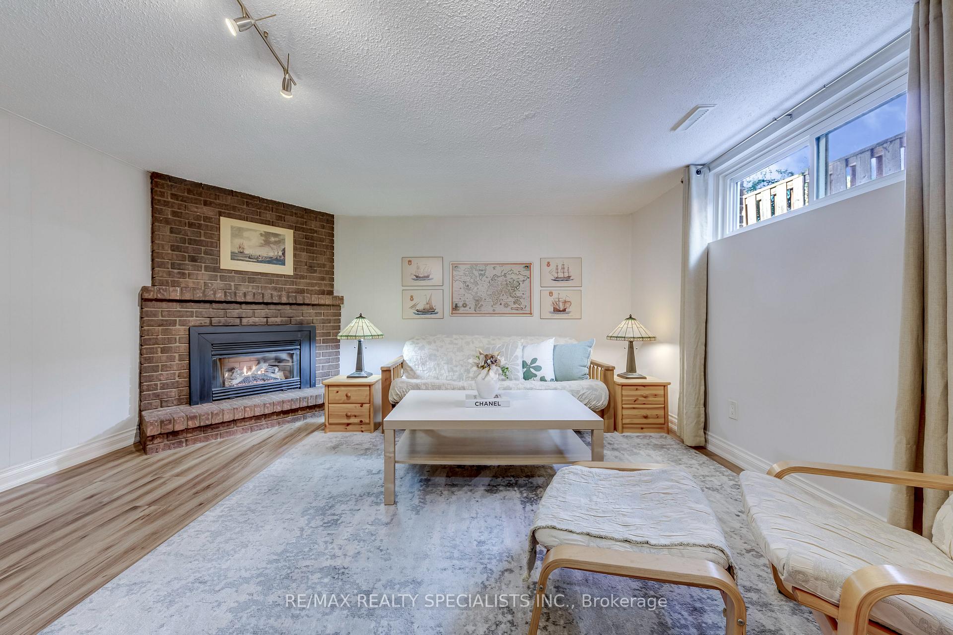 Photo 35 of 69 Winterfold Drive, Brampton, Madoc — HOMEH