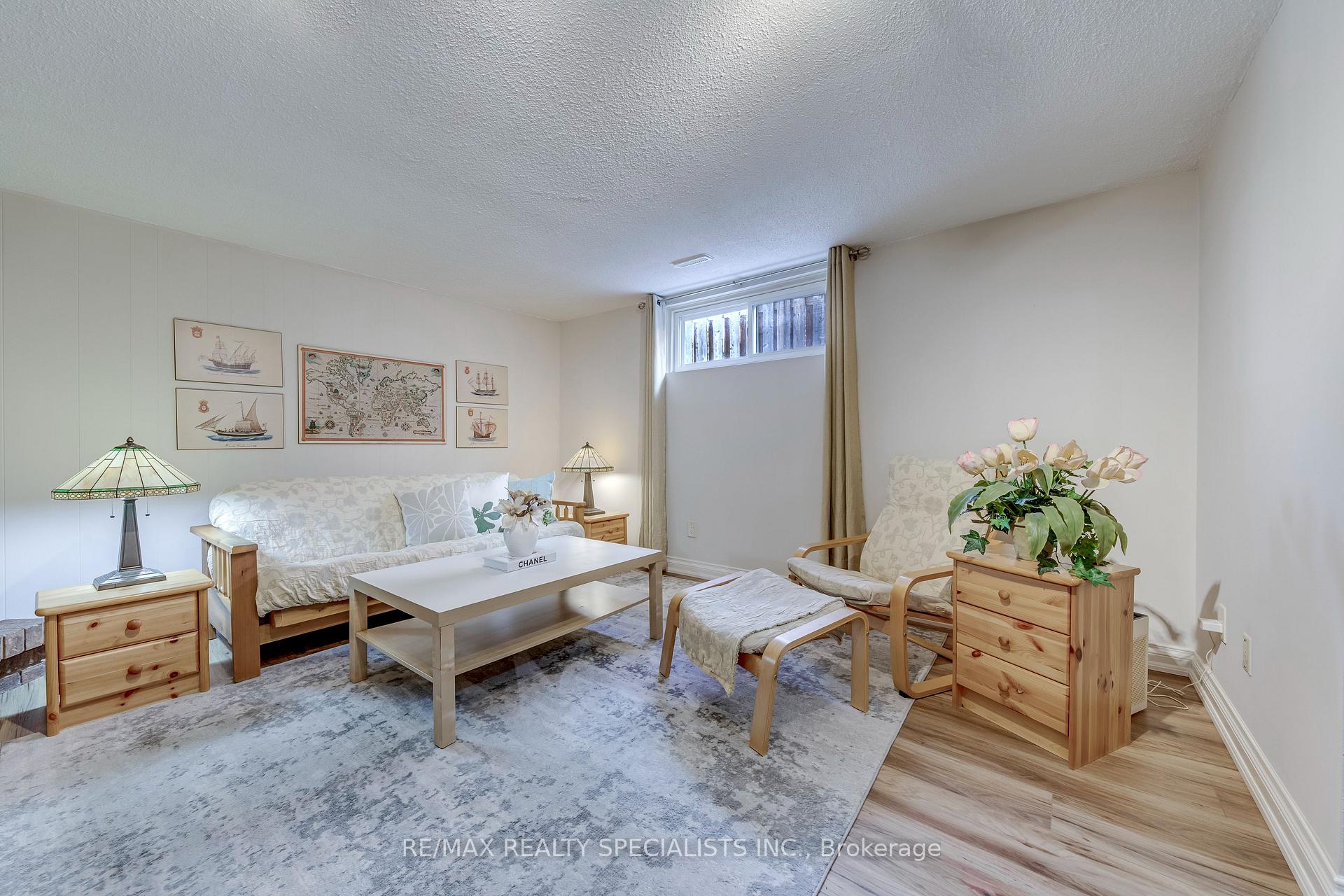 Photo 36 of 69 Winterfold Drive, Brampton, Madoc — HOMEH