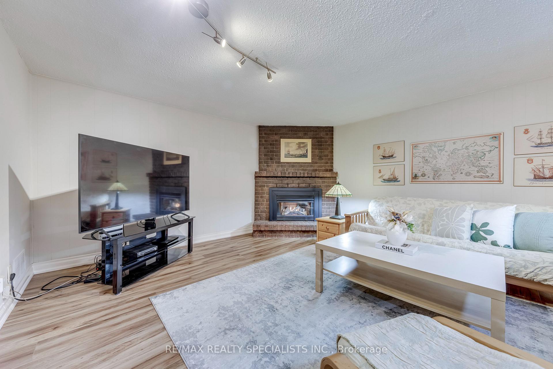 Photo 39 of 69 Winterfold Drive, Brampton, Madoc — HOMEH