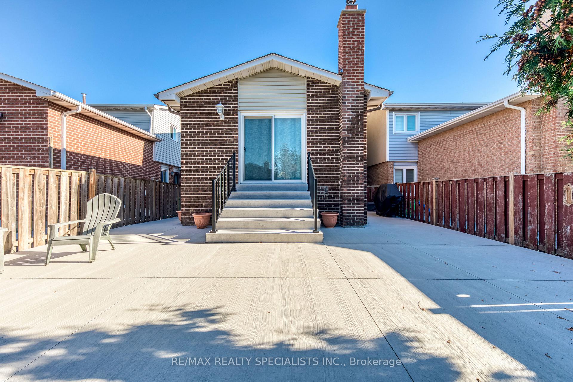 Photo 42 of 69 Winterfold Drive, Brampton, Madoc — HOMEH