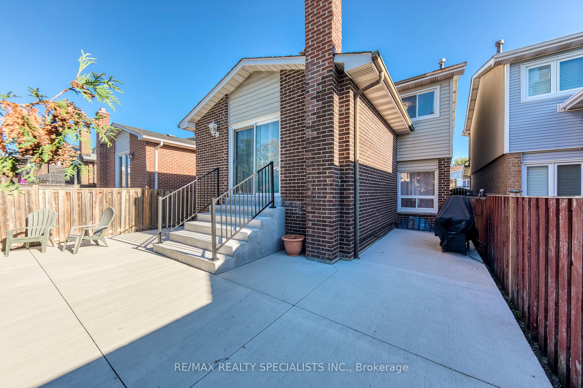 Photo 43 of 69 Winterfold Drive, Brampton, Madoc — HOMEH