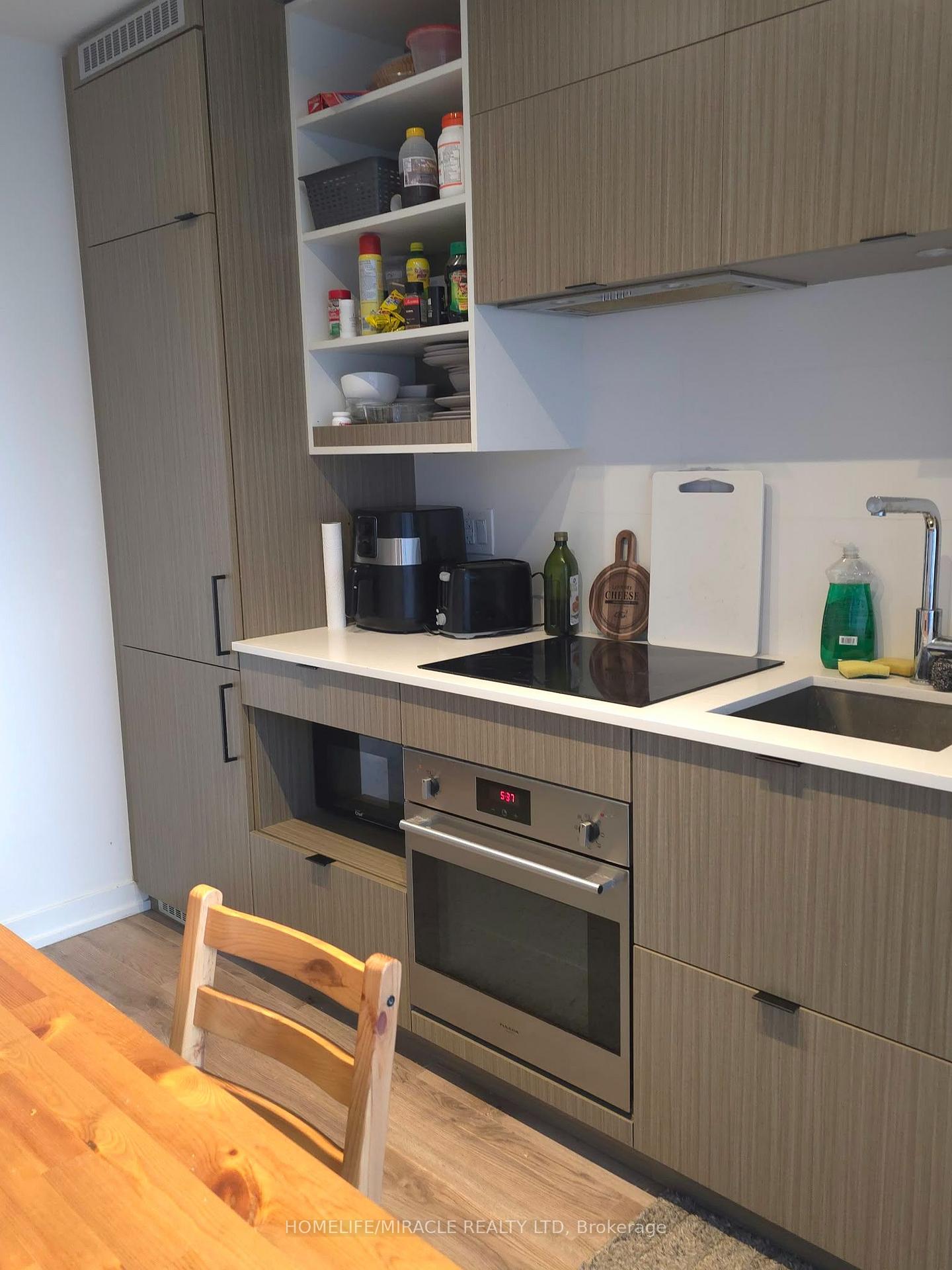 Photo 2 of Unit 918, 20 Edward Street, Toronto, Bay Street Corridor — HOMEH