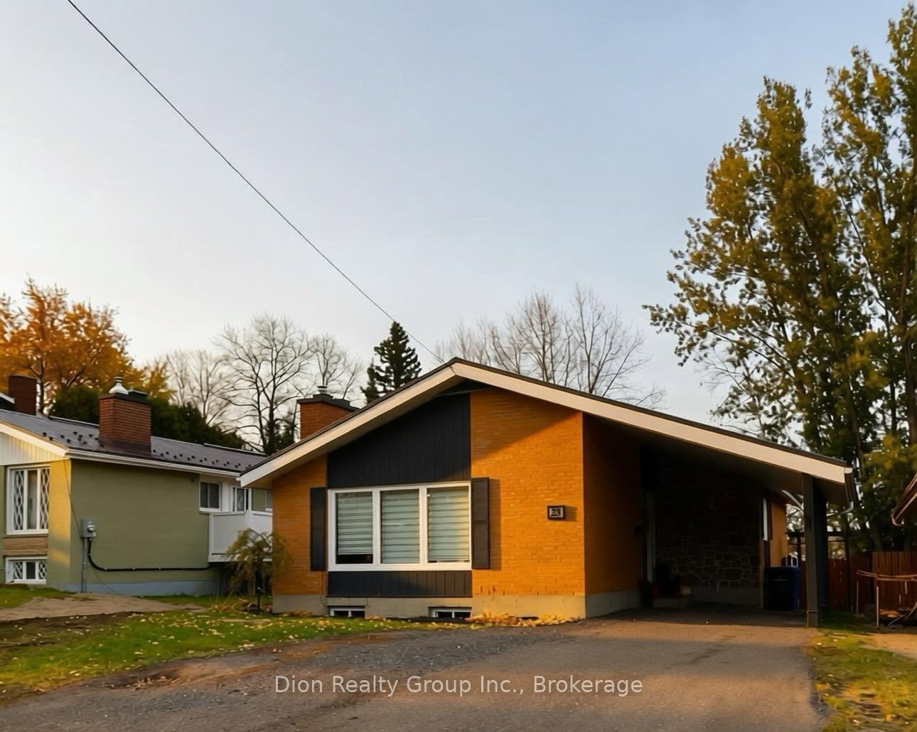 Photo 1 of 25 Harding Avenue, Kirkland Lake — HOMEH