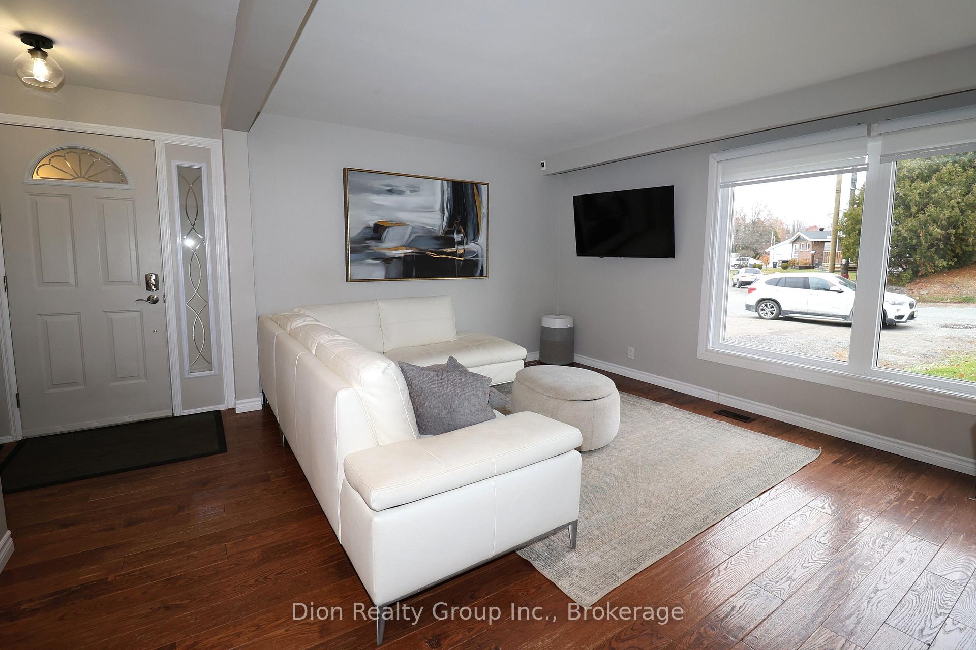 Photo 3 of 25 Harding Avenue, Kirkland Lake — HOMEH