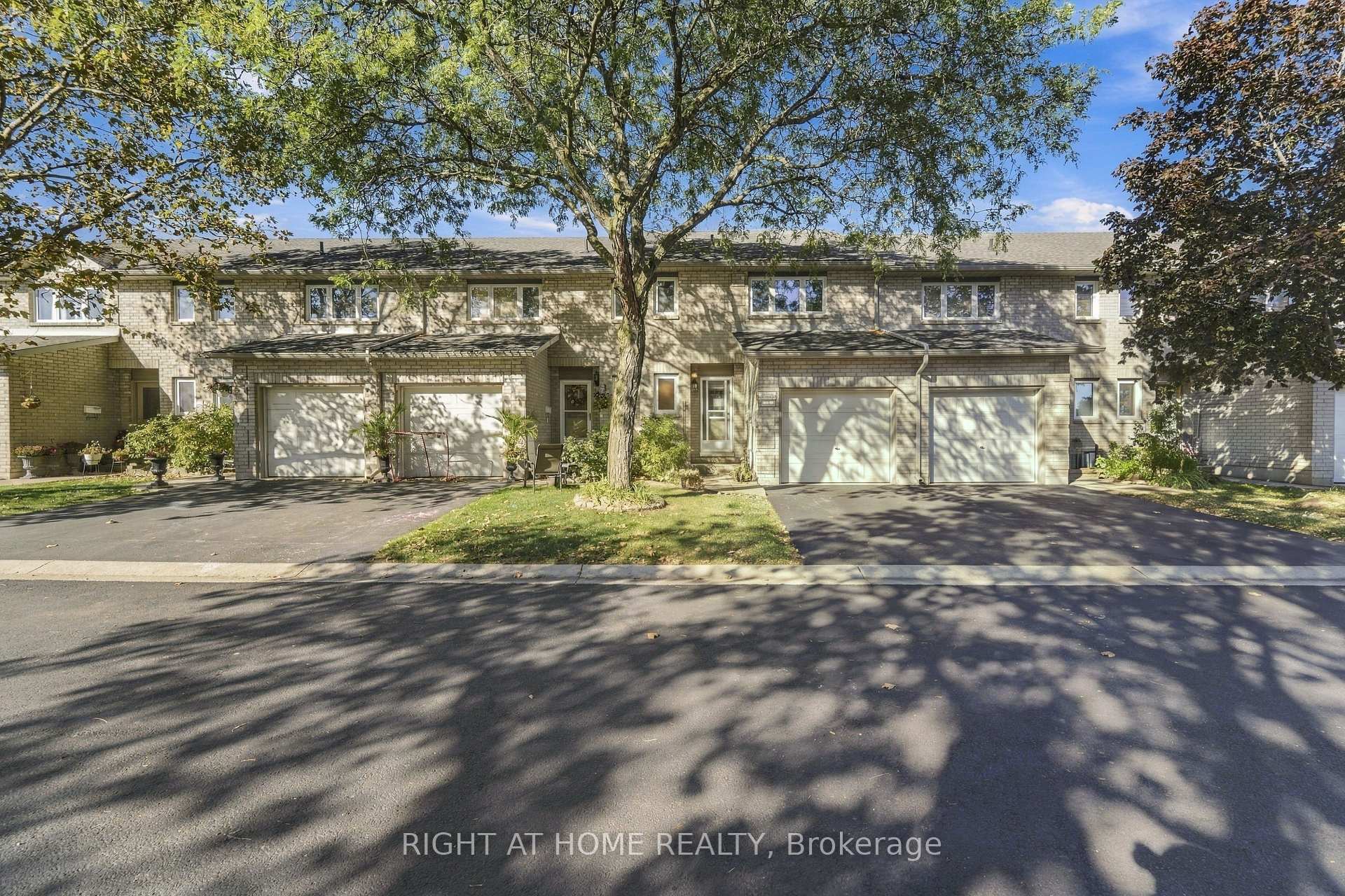 Photo 2 of Unit 13, 591 Eighth, Hamilton, Stoney Creek — HOMEH