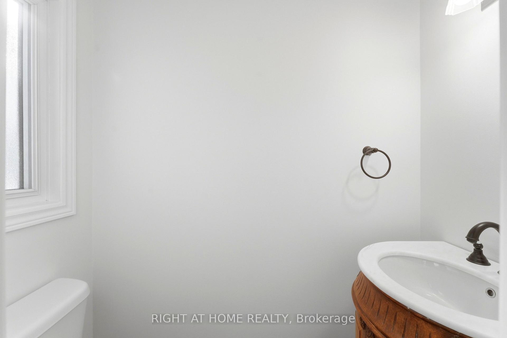 Photo 4 of Unit 13, 591 Eighth, Hamilton, Stoney Creek — HOMEH
