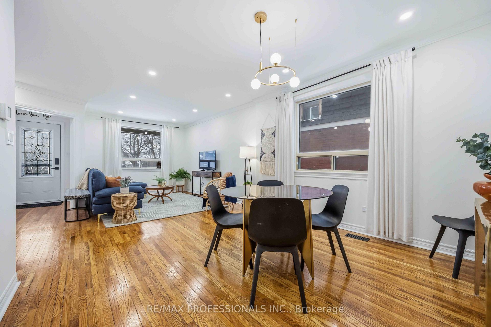 Photo 29 of 11 Bryant Avenue, Toronto, Crescent Town — HOMEH