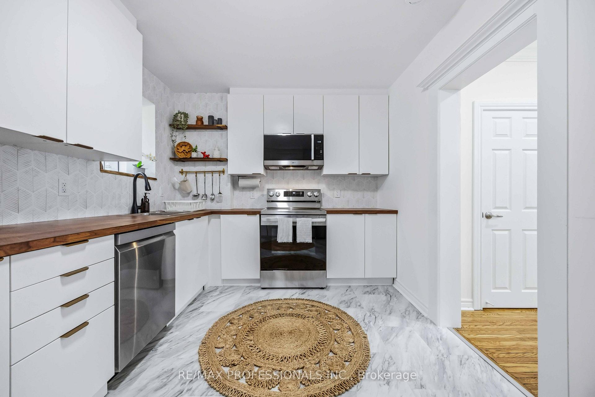 Photo 34 of 11 Bryant Avenue, Toronto, Crescent Town — HOMEH