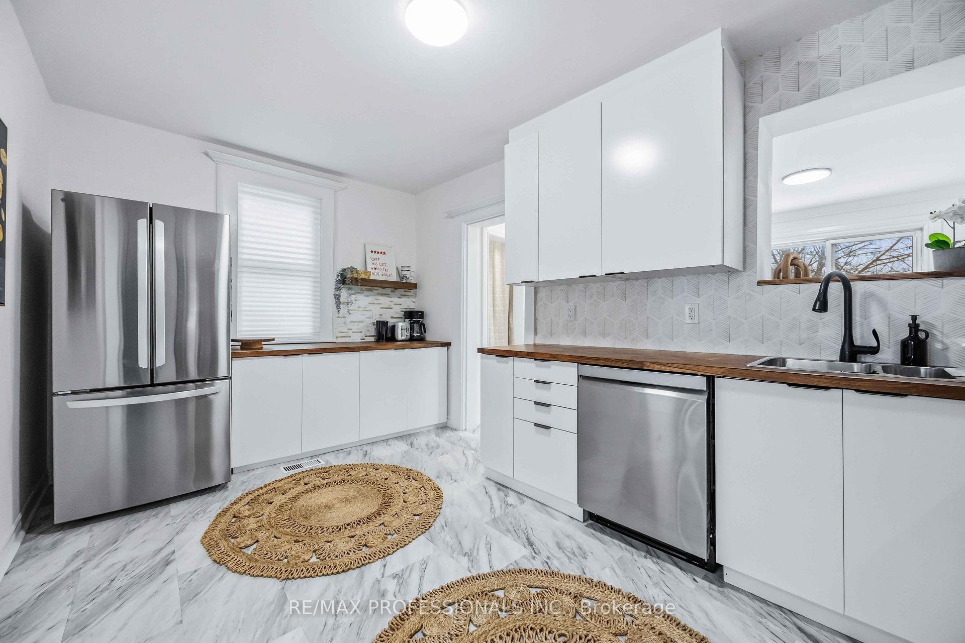 Photo 37 of 11 Bryant Avenue, Toronto, Crescent Town — HOMEH