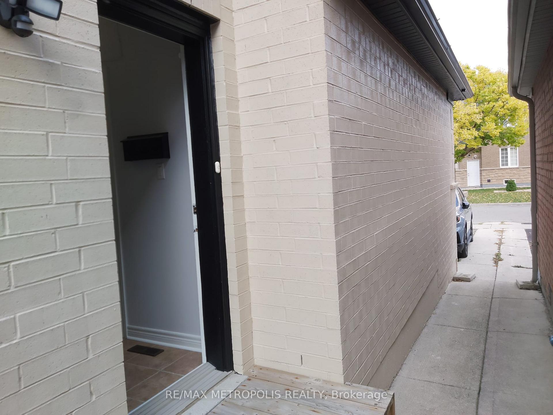 Photo 3 of Unit BSMT, 42 Dolly Varden Drive, Brampton, Sandringham-Wellington — HOMEH
