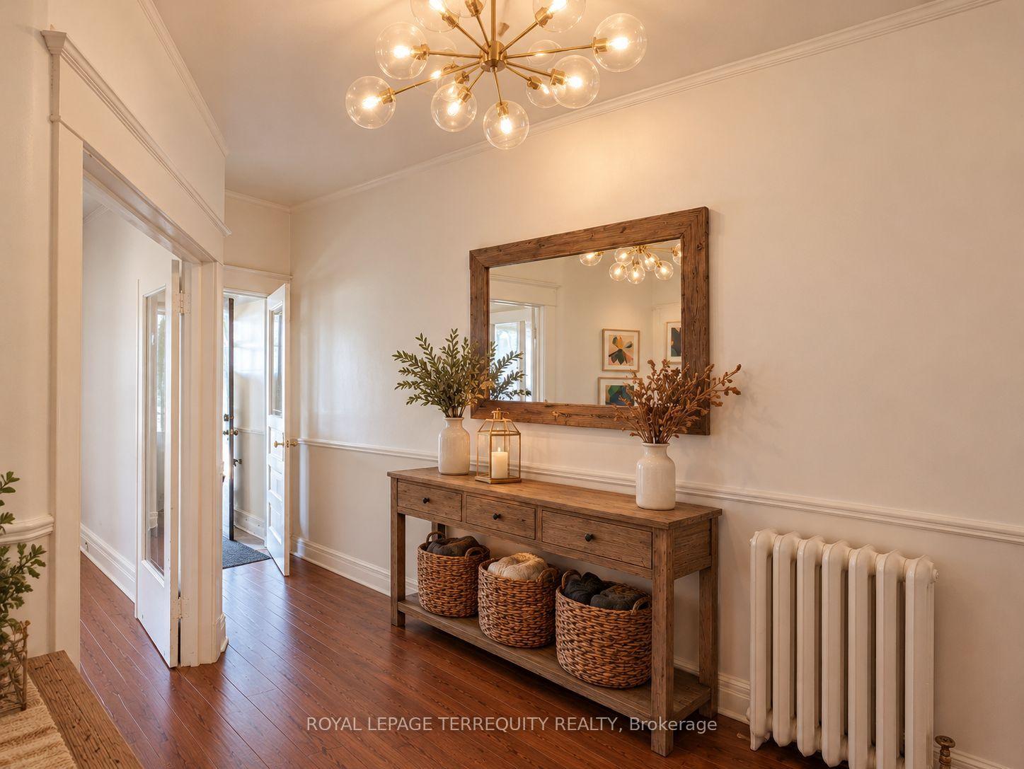 Photo 4 of 831 Shaw Street, Toronto, Dovercourt-Wallace Emerson-Junction — HOMEH