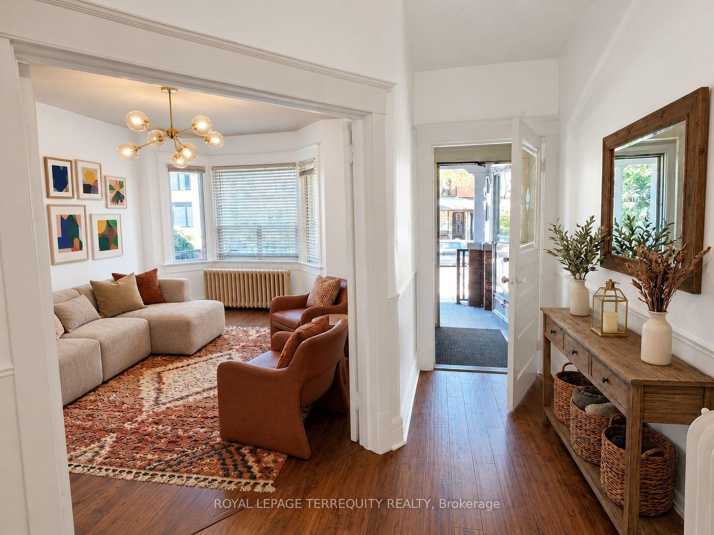 Photo 6 of 831 Shaw Street, Toronto, Dovercourt-Wallace Emerson-Junction — HOMEH