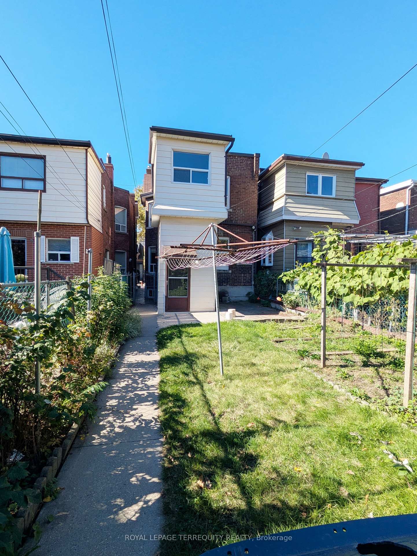 Photo 51 of 831 Shaw Street, Toronto, Dovercourt-Wallace Emerson-Junction — HOMEH