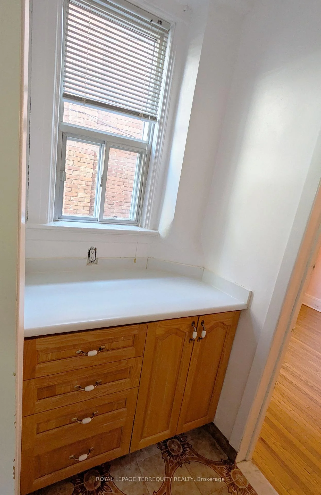 Photo 13 of 831 Shaw Street, Toronto, Dovercourt-Wallace Emerson-Junction — HOMEH