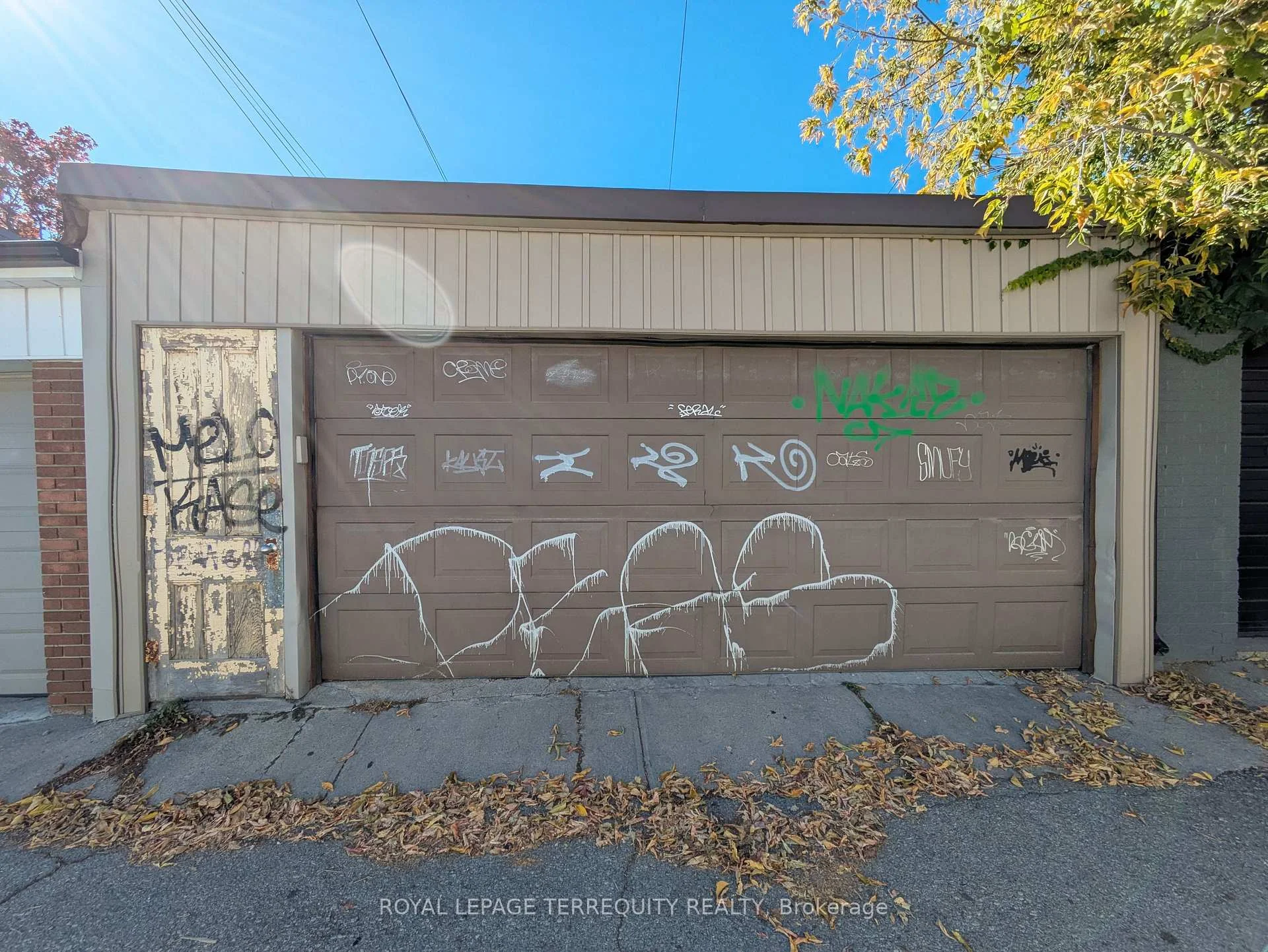 Photo 20 of 831 Shaw Street, Toronto, Dovercourt-Wallace Emerson-Junction — HOMEH