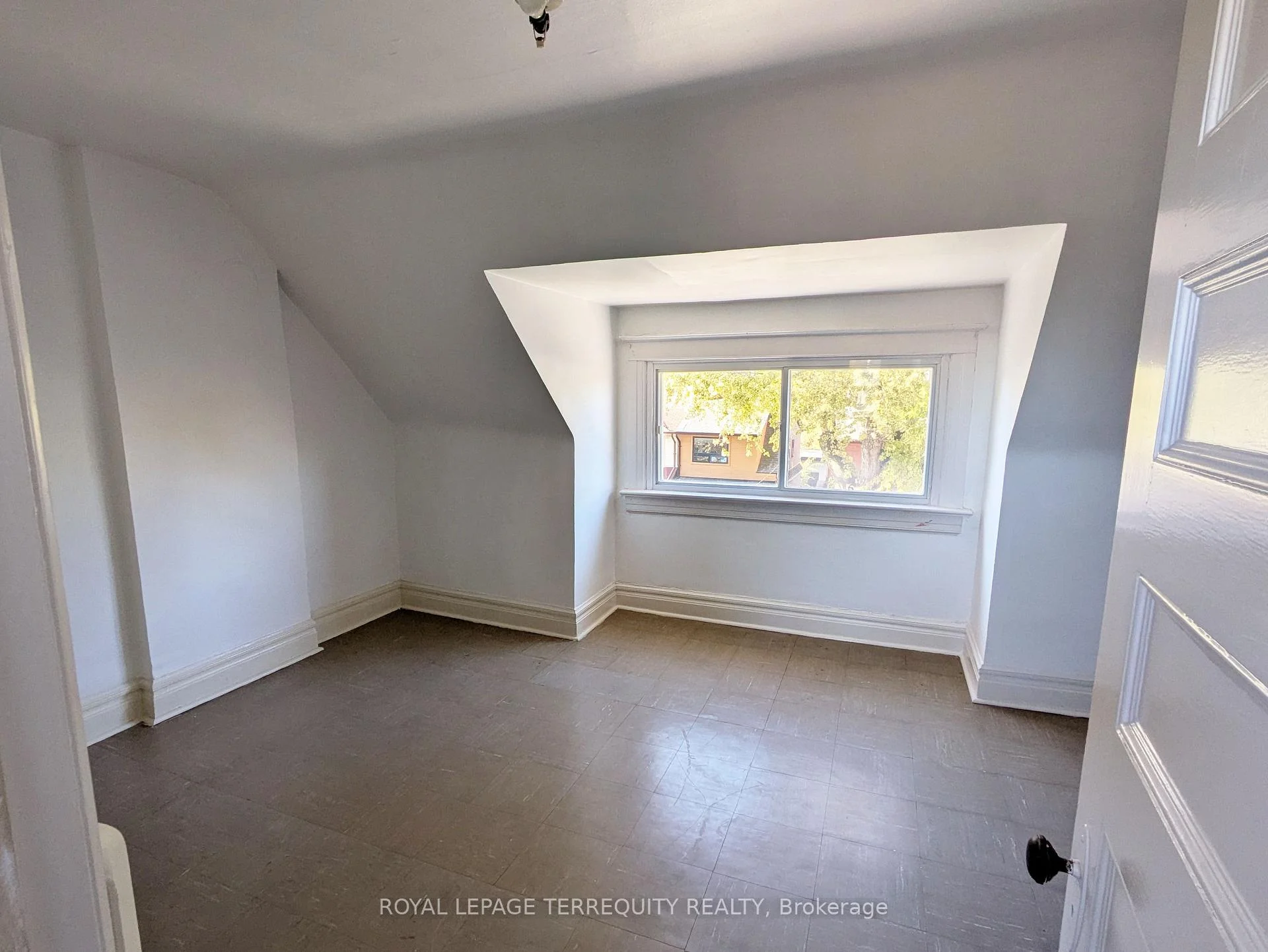 Photo 50 of 831 Shaw Street, Toronto, Dovercourt-Wallace Emerson-Junction — HOMEH