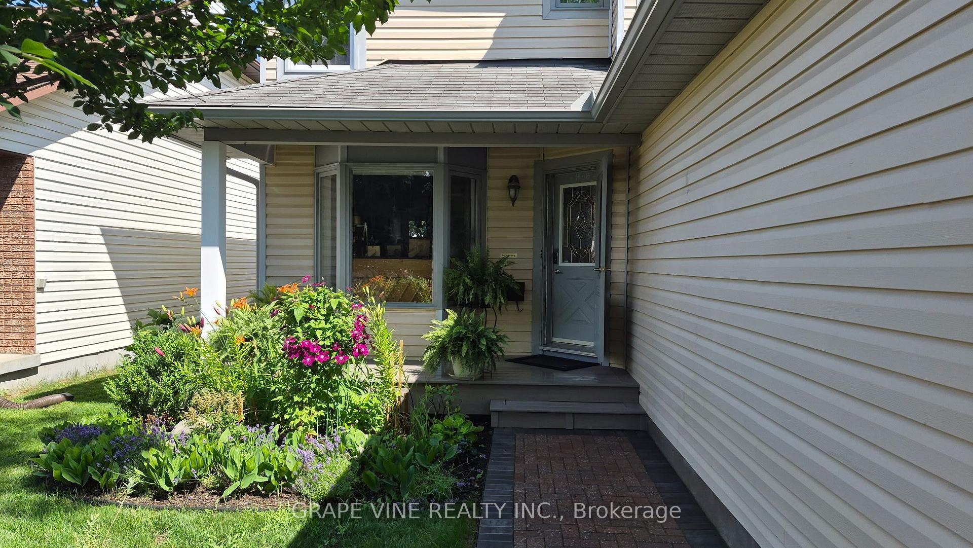 Photo 6 of 107 Tartan Drive, Ottawa, Barrhaven - Heritage Park — HOMEH
