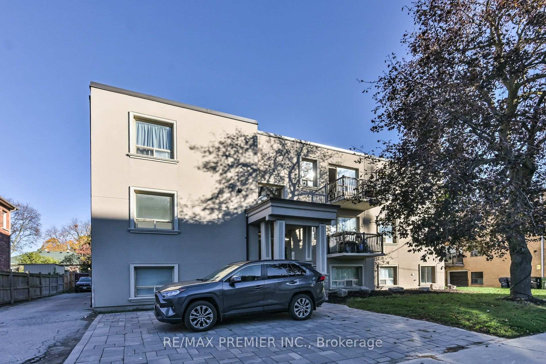Photo of Unit 202, 10 Ellison Avenue