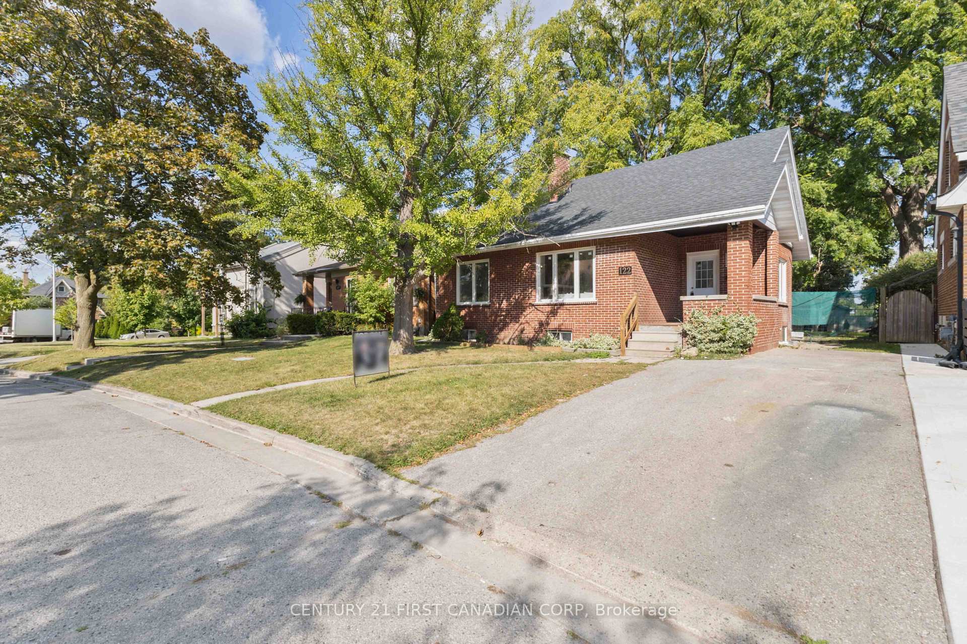 Photo 1 of 122 Windsor Crescent, London, South F — HOMEH