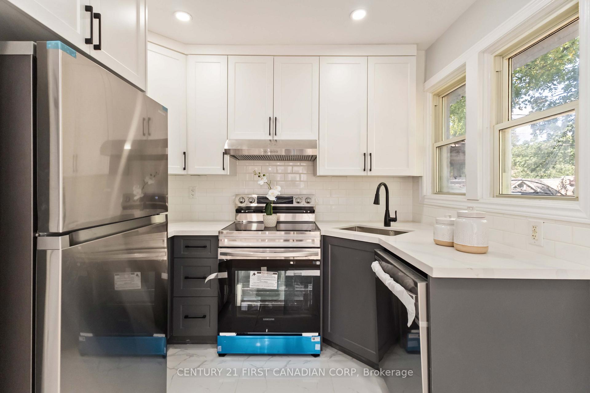 Photo 10 of 122 Windsor Crescent, London, South F — HOMEH