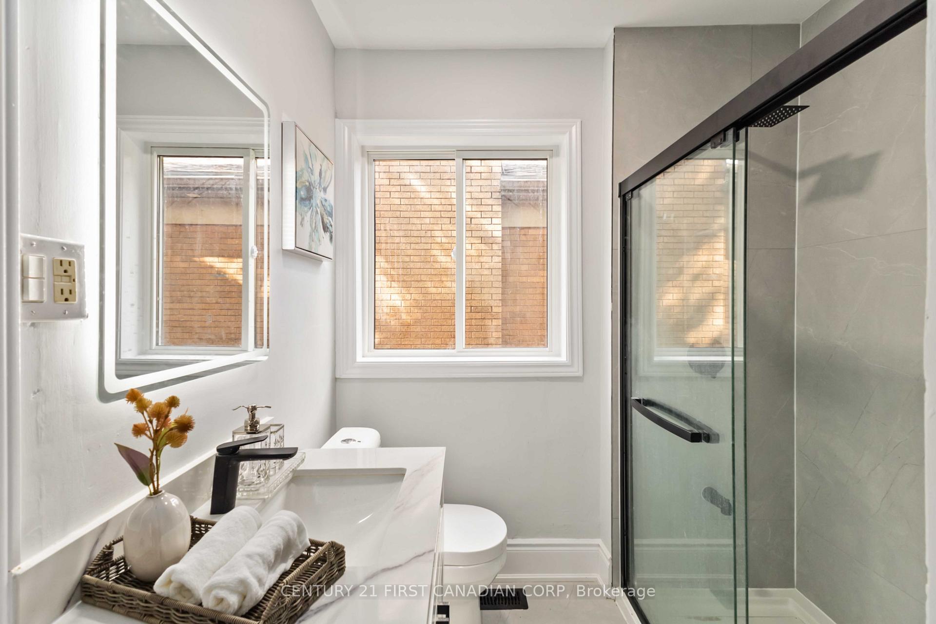 Photo 13 of 122 Windsor Crescent, London, South F — HOMEH