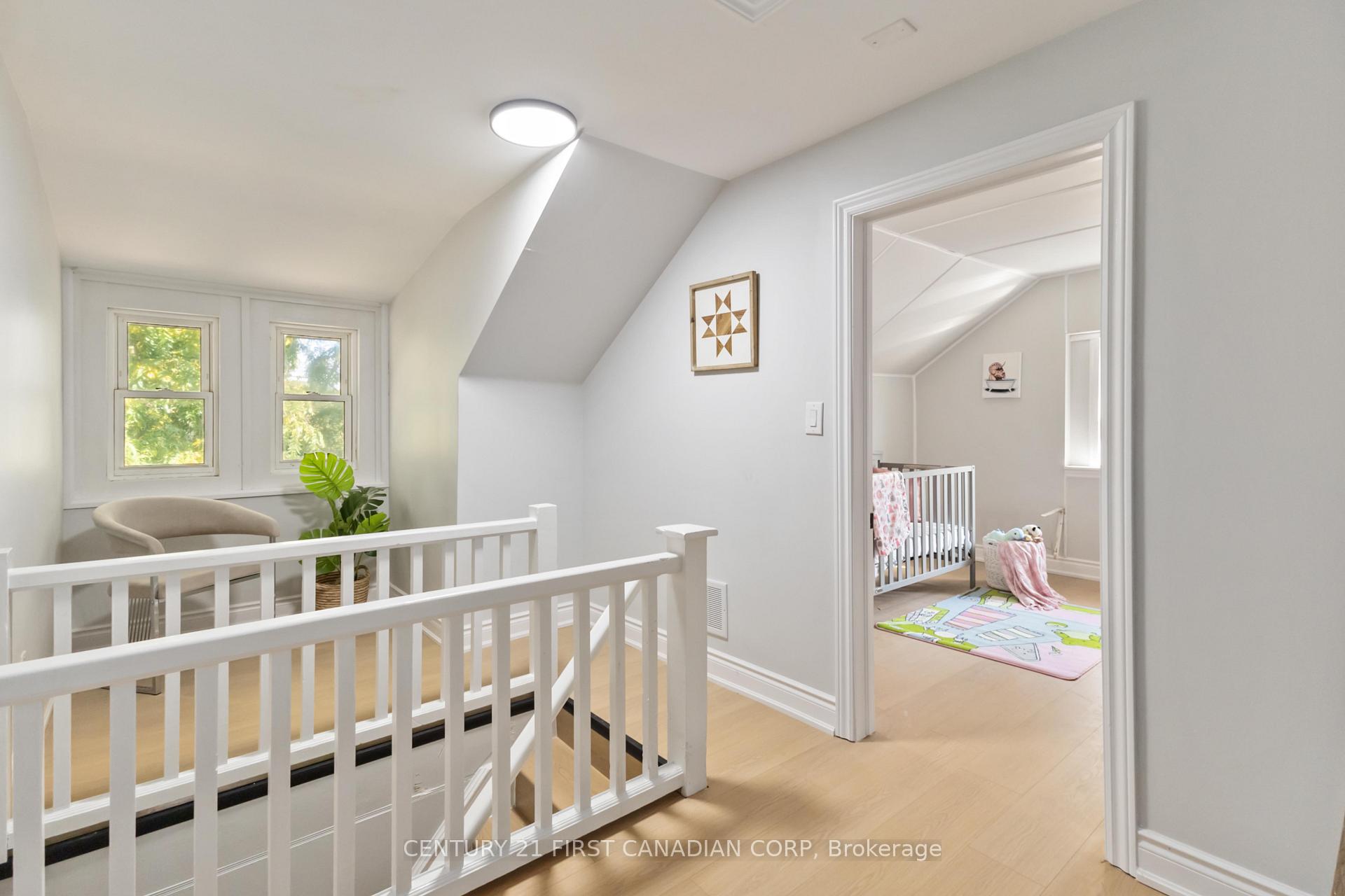 Photo 15 of 122 Windsor Crescent, London, South F — HOMEH