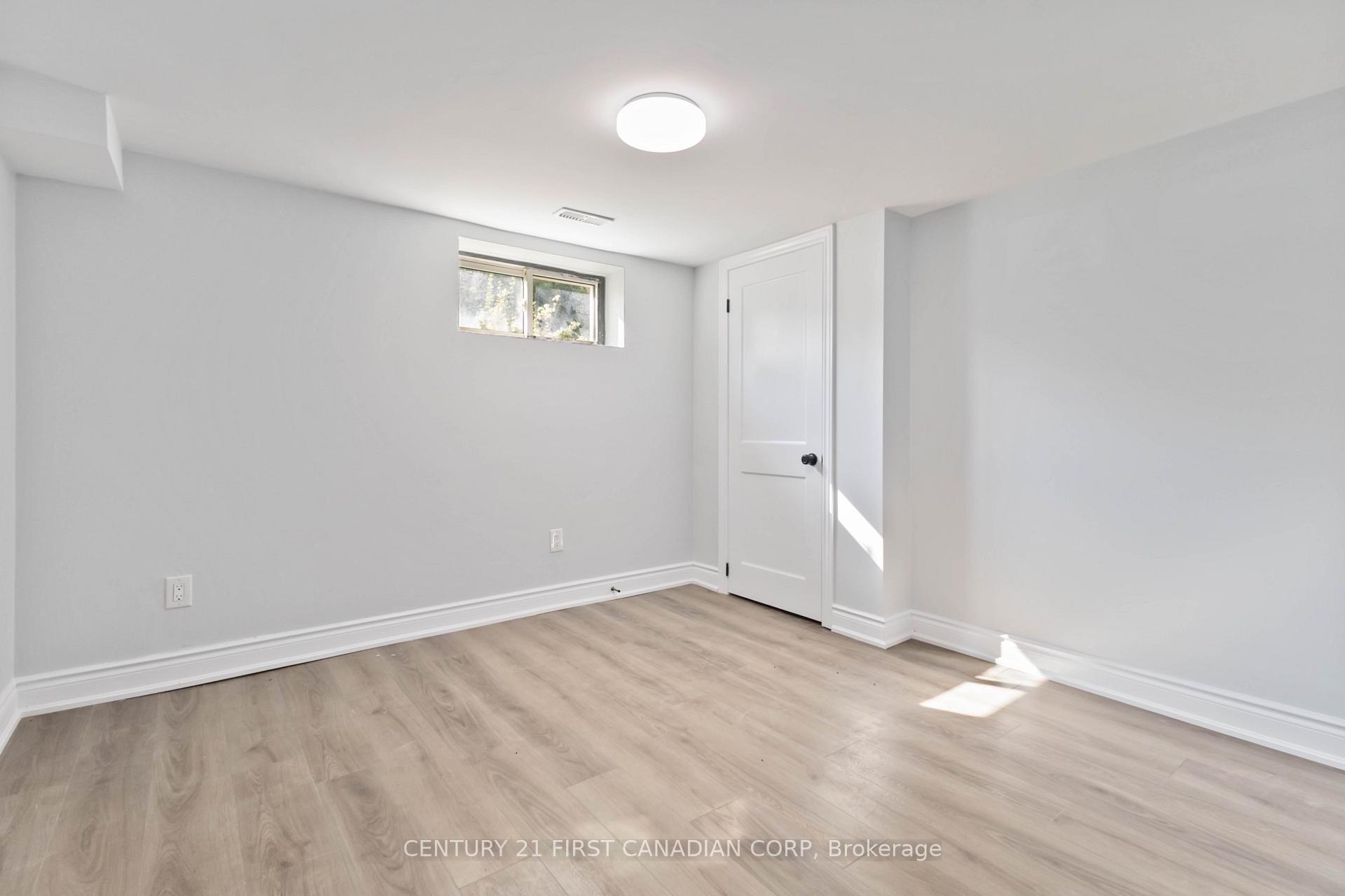 Photo 25 of 122 Windsor Crescent, London, South F — HOMEH