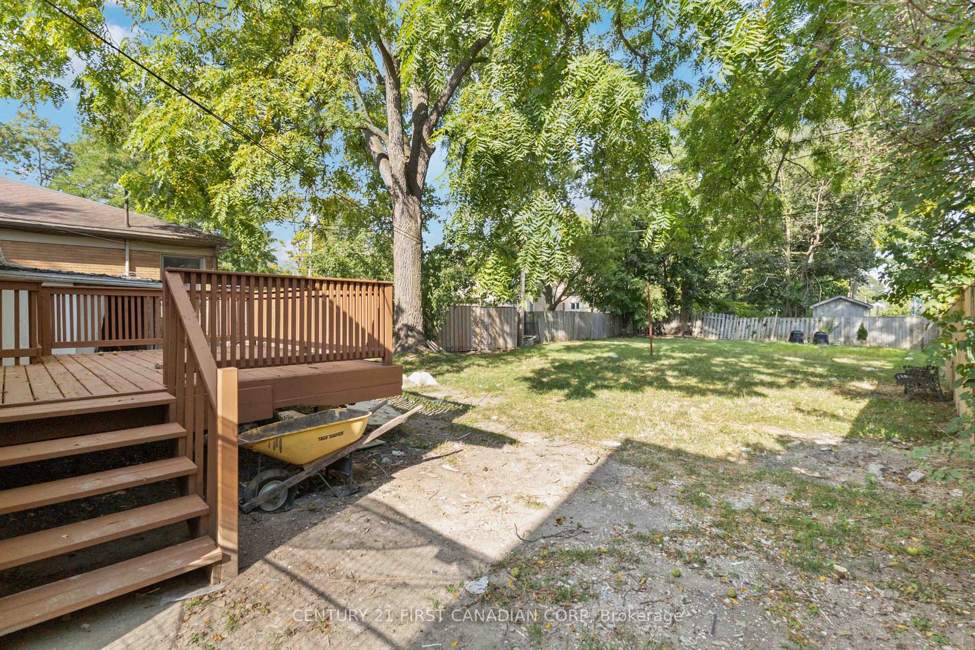 Photo 27 of 122 Windsor Crescent, London, South F — HOMEH