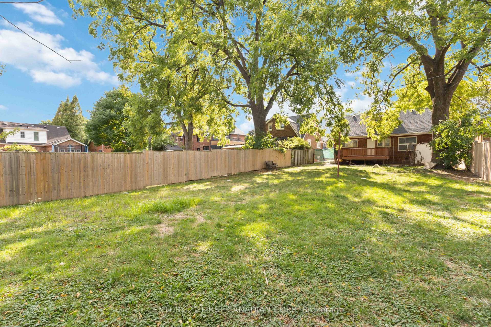 Photo 28 of 122 Windsor Crescent, London, South F — HOMEH