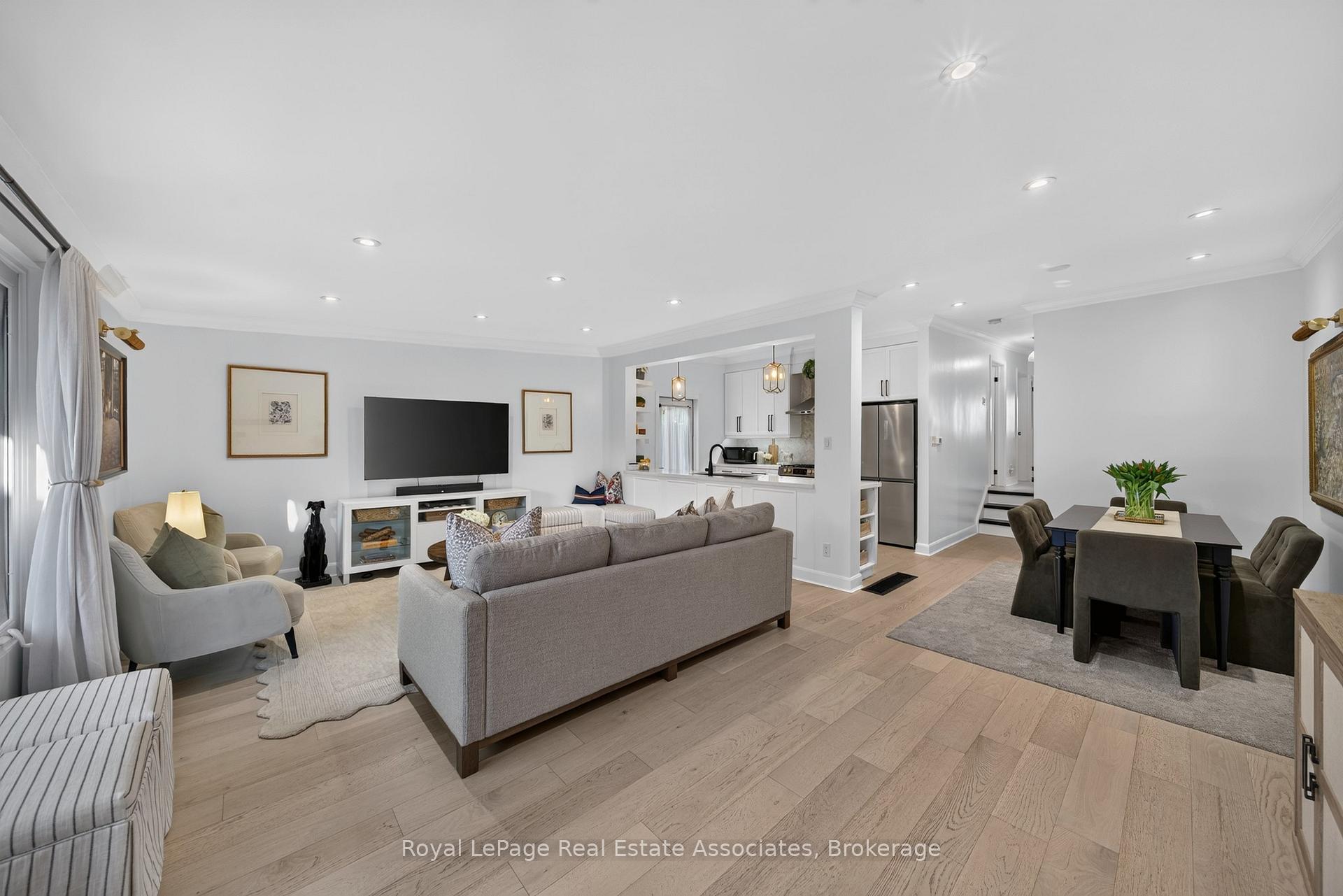 Photo 9 of 2604 Constable Road, Mississauga, Clarkson — HOMEH