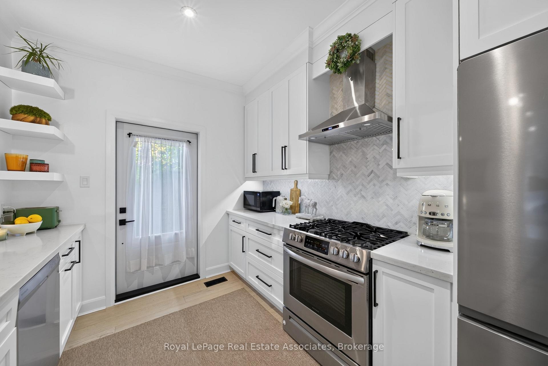 Photo 8 of 2604 Constable Road, Mississauga, Clarkson — HOMEH