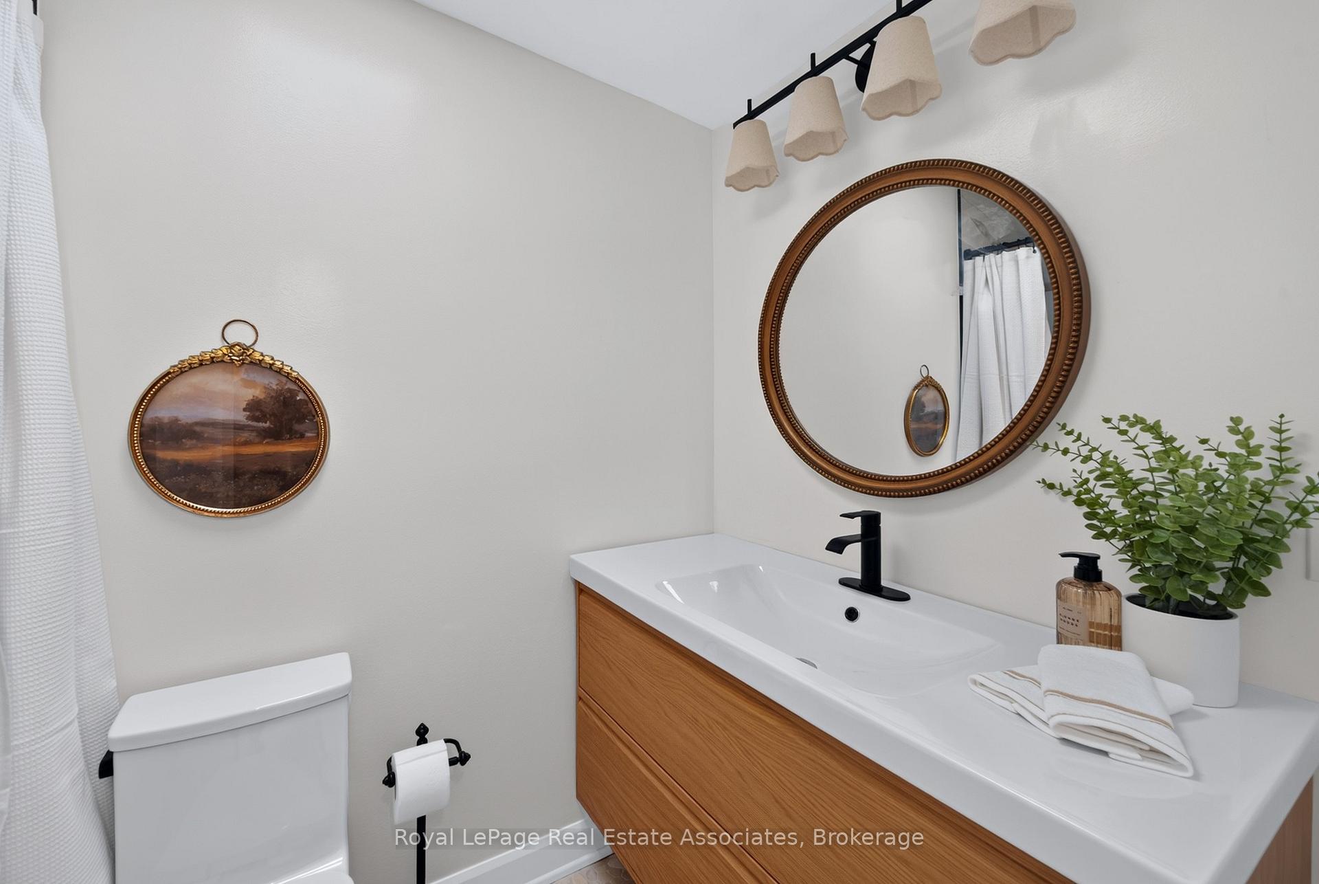 Photo 21 of 2604 Constable Road, Mississauga, Clarkson — HOMEH