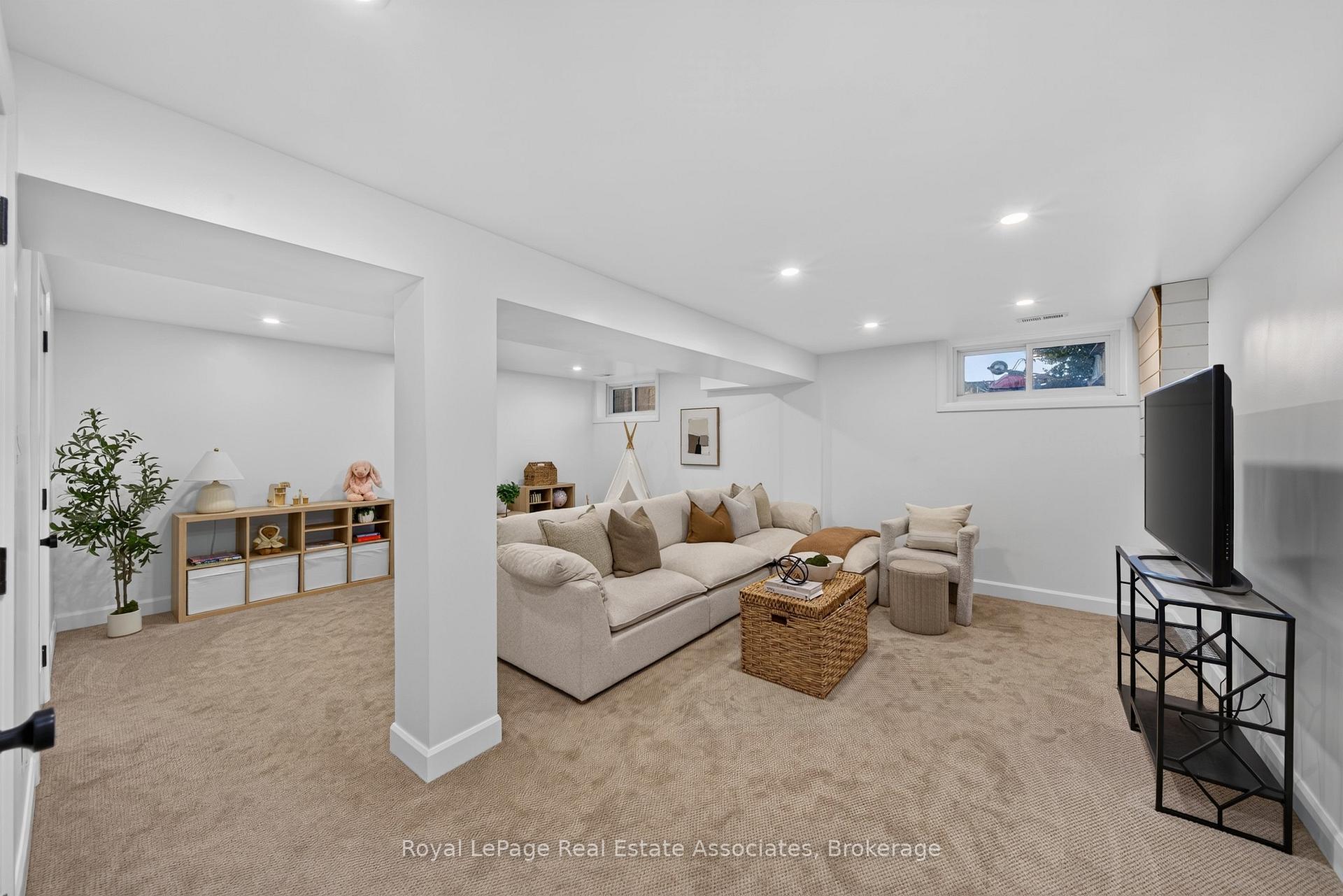 Photo 22 of 2604 Constable Road, Mississauga, Clarkson — HOMEH
