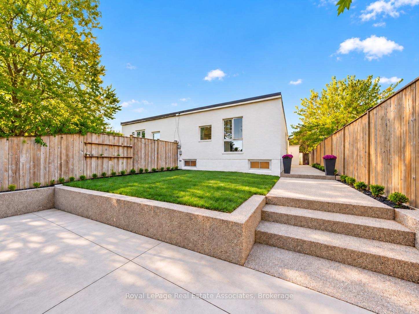 Photo 33 of 2604 Constable Road, Mississauga, Clarkson — HOMEH