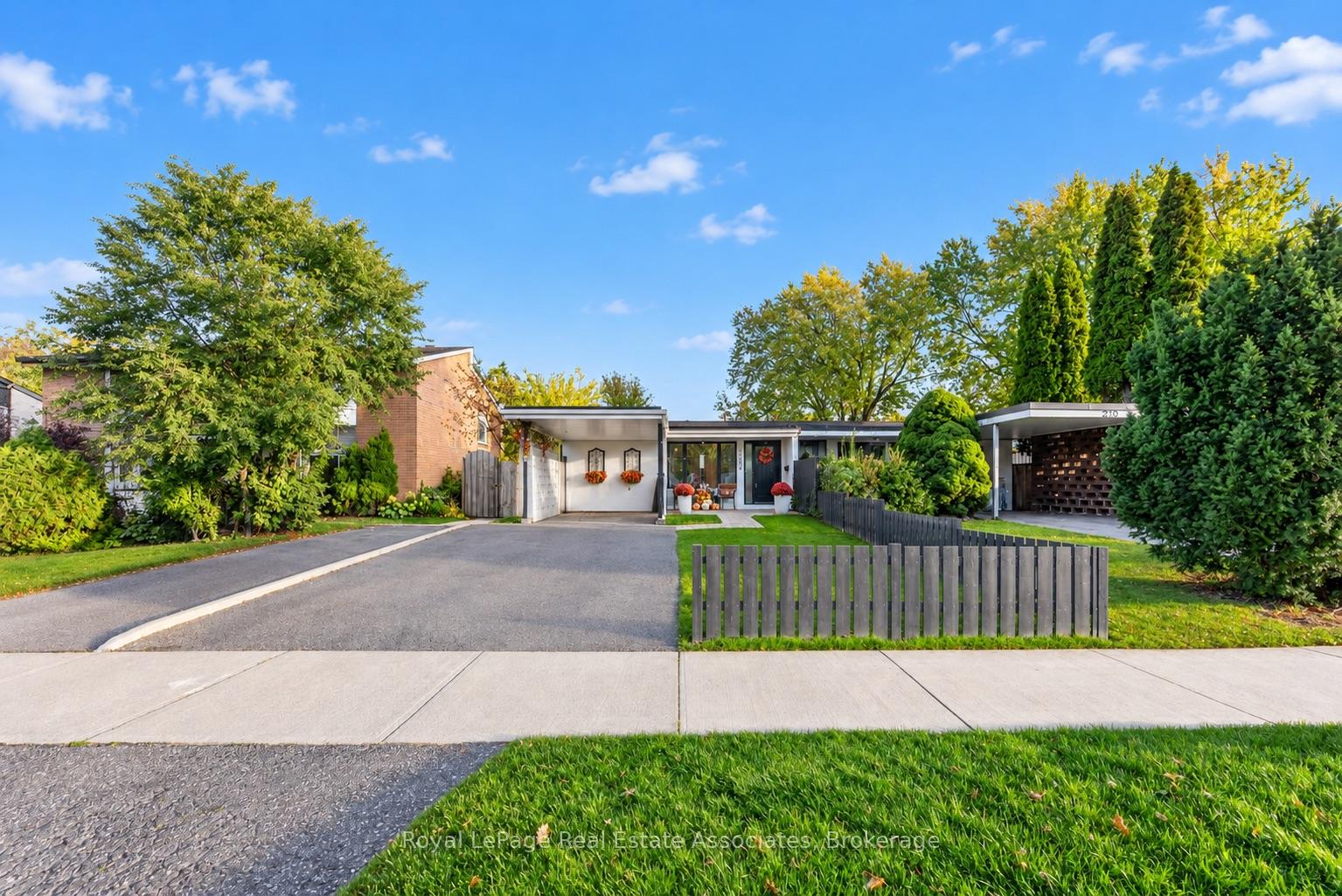 Photo 37 of 2604 Constable Road, Mississauga, Clarkson — HOMEH