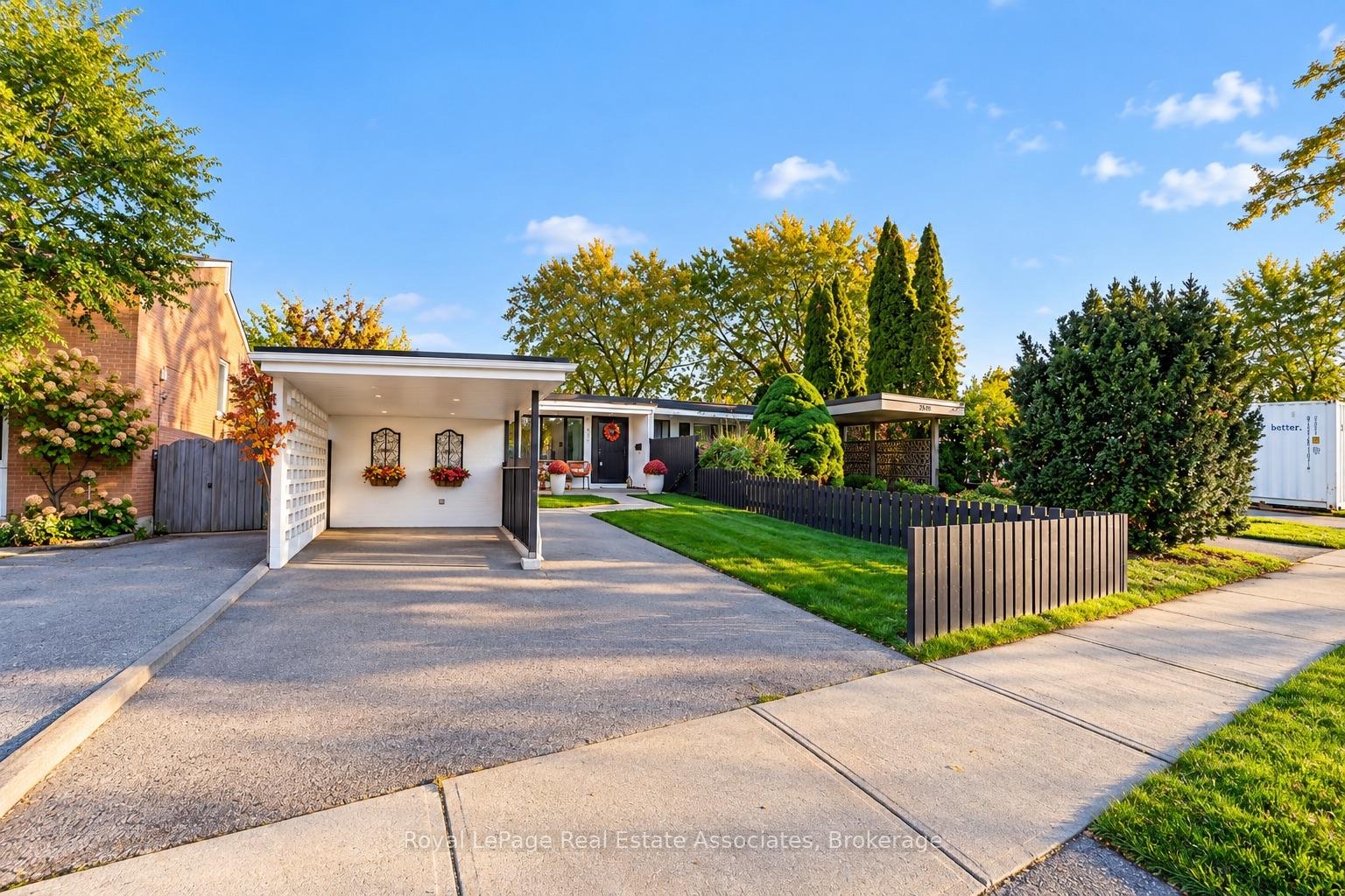 Photo 40 of 2604 Constable Road, Mississauga, Clarkson — HOMEH