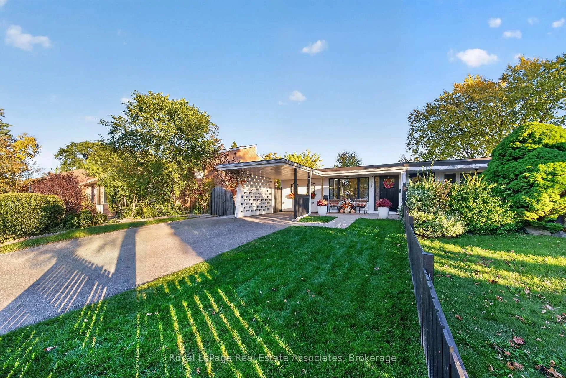 Photo 38 of 2604 Constable Road, Mississauga, Clarkson — HOMEH