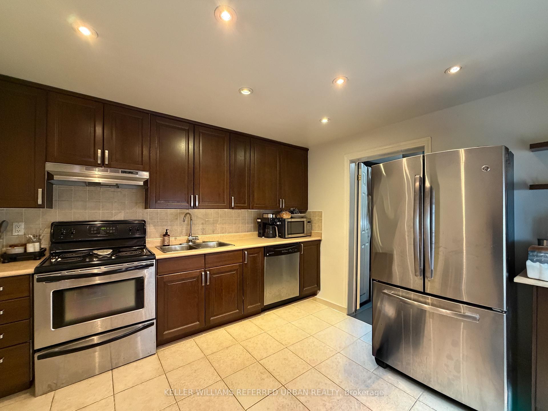 Photo 3 of Unit Main, 429 Ossington Avenue, Toronto, Trinity-Bellwoods — HOMEH