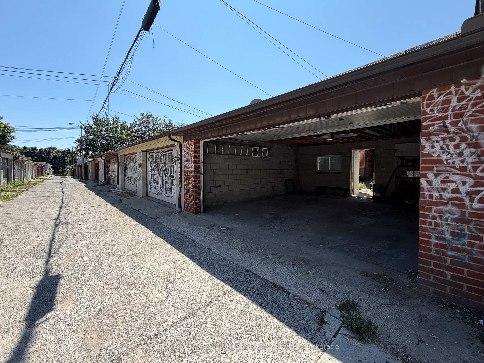 Photo 12 of Unit Main, 429 Ossington Avenue, Toronto, Trinity-Bellwoods — HOMEH