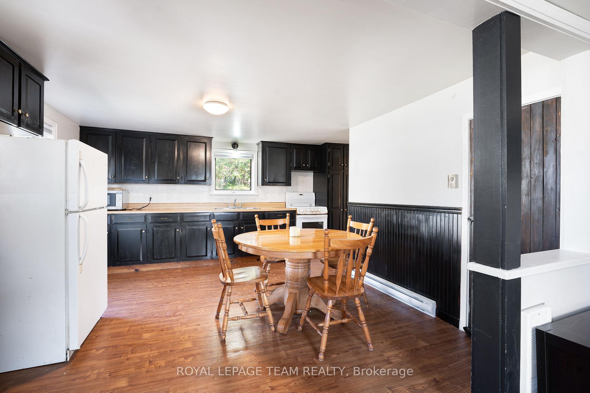 Photo 9 of 29 David St Street, Edwardsburgh/Cardinal, Edwardsburgh/Cardinal Twp — HOMEH
